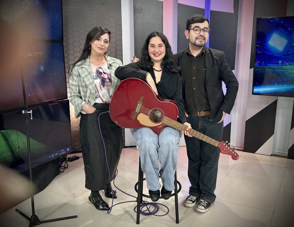 Violeta Paz nos presentó en vivo su EP grabado en Estudio Unísono