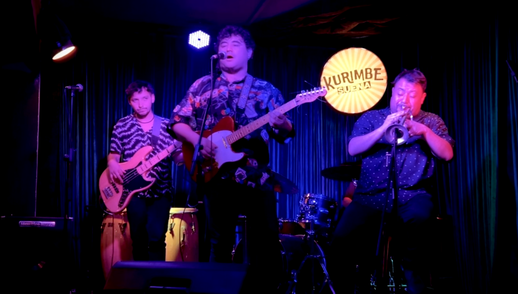 El jazz-guachaca de Desastre Chilenero prendió el jueves en Bar Kurimbe