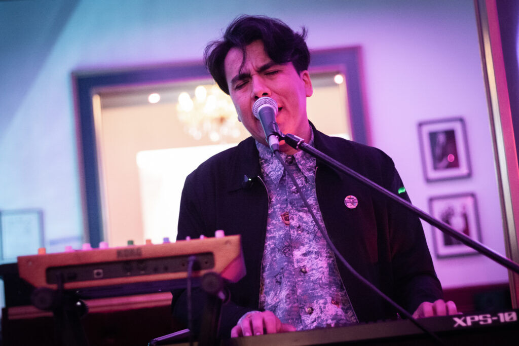 Fue todo un éxito: Teleausencia vivió su primera listening-party en Basildon