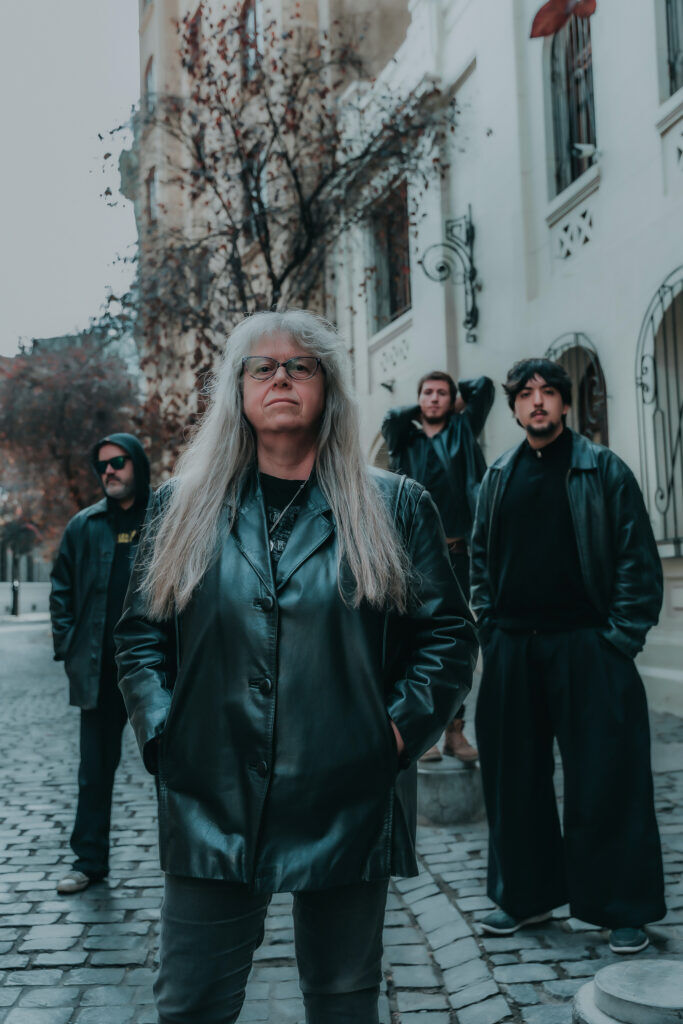 Dos voces del rock chileno le cantan a los “papito corazón”