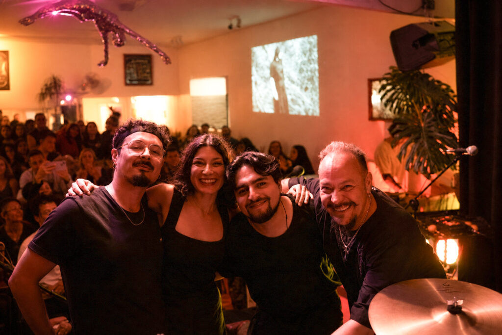 Ante un Aura lleno: Acuario presentó su segundo single «Lo Que Se Fue»