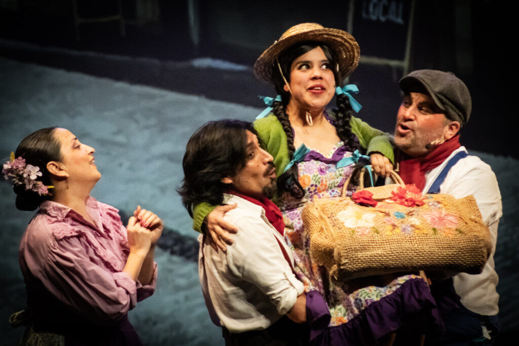 Carmela volvió a la ciudad: exitoso retorno de La Pérgola de las Flores al Teatro Biobío